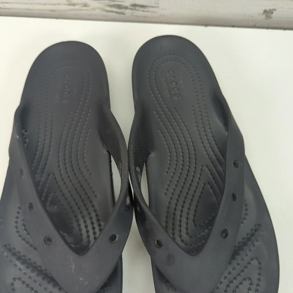Crocs‎ Classic Flip Flops V2 Womens Size W 10 Black Slip On Thong Beach Sandals